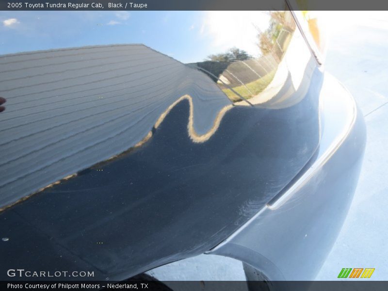 Black / Taupe 2005 Toyota Tundra Regular Cab