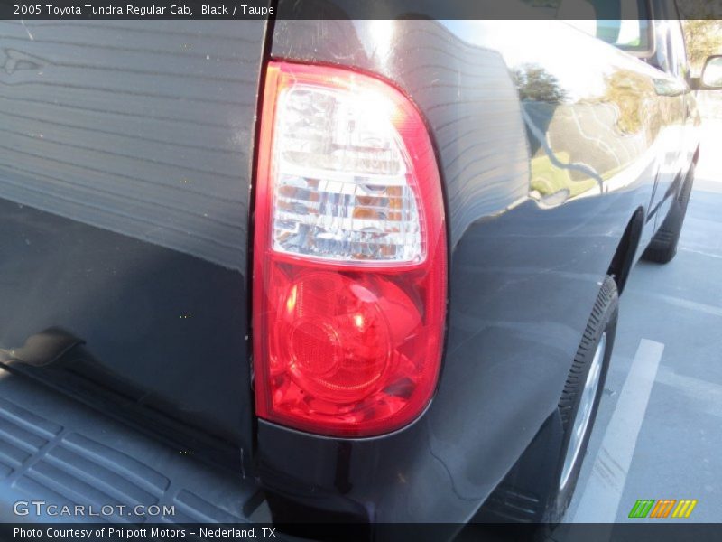 Black / Taupe 2005 Toyota Tundra Regular Cab