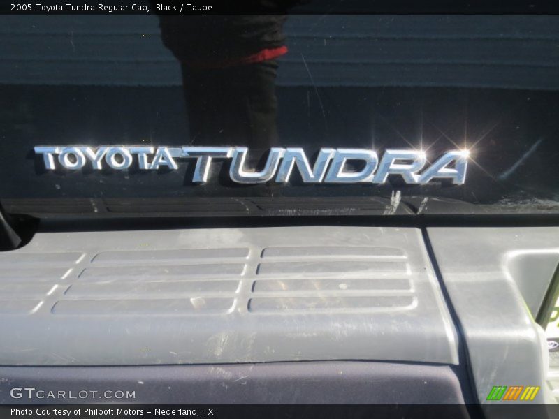 Black / Taupe 2005 Toyota Tundra Regular Cab