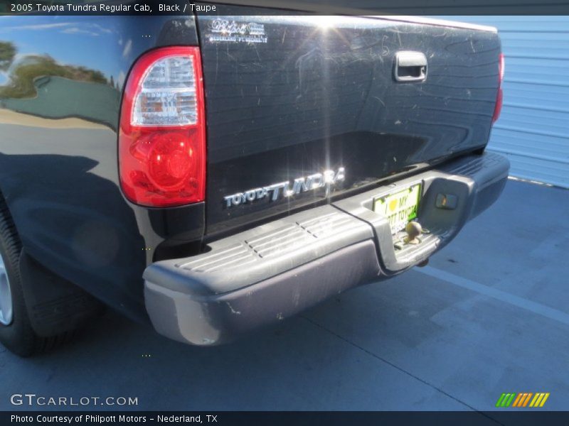 Black / Taupe 2005 Toyota Tundra Regular Cab