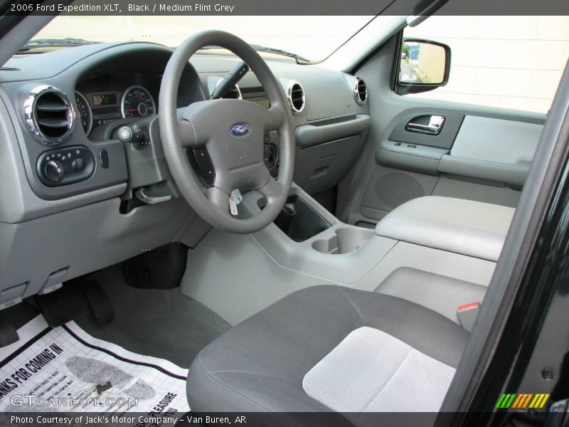 Black / Medium Flint Grey 2006 Ford Expedition XLT