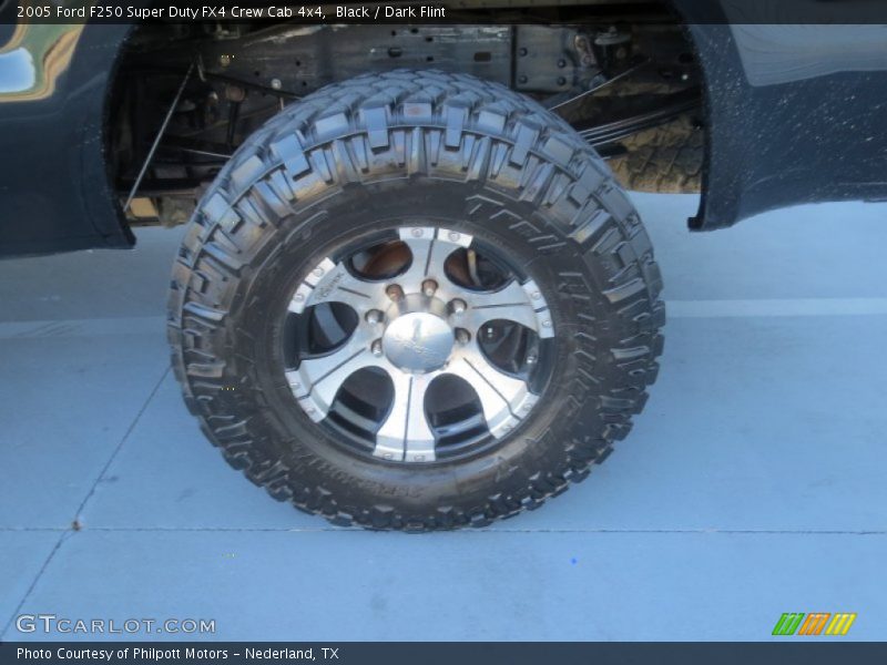 Custom Wheels of 2005 F250 Super Duty FX4 Crew Cab 4x4