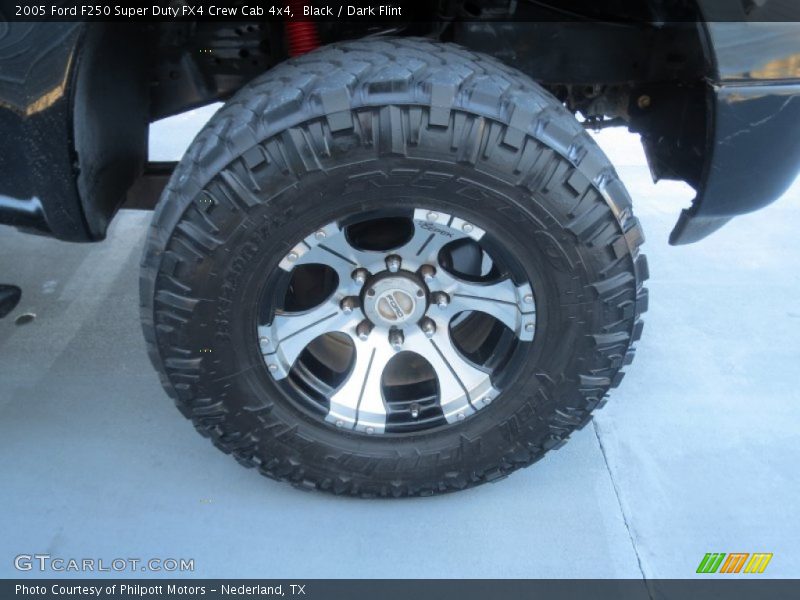 Custom Wheels of 2005 F250 Super Duty FX4 Crew Cab 4x4
