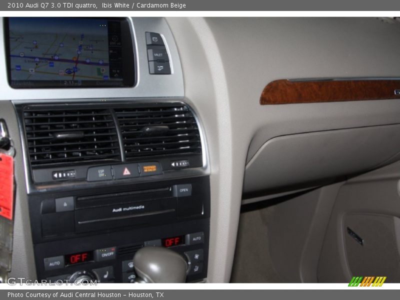Ibis White / Cardamom Beige 2010 Audi Q7 3.0 TDI quattro
