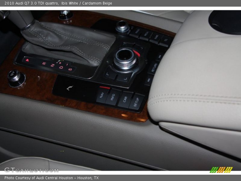 Ibis White / Cardamom Beige 2010 Audi Q7 3.0 TDI quattro