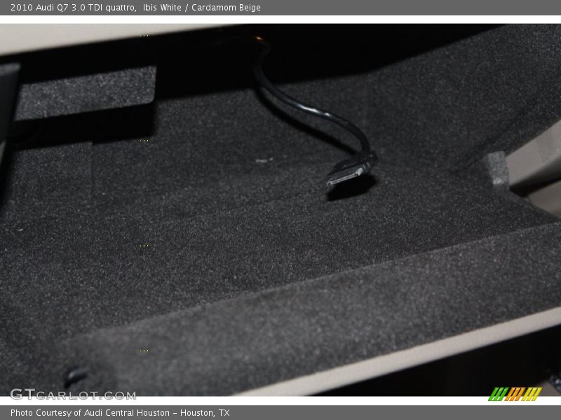 Ibis White / Cardamom Beige 2010 Audi Q7 3.0 TDI quattro