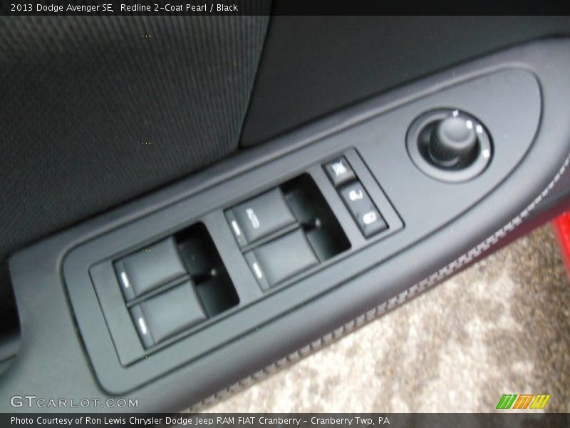 Redline 2-Coat Pearl / Black 2013 Dodge Avenger SE