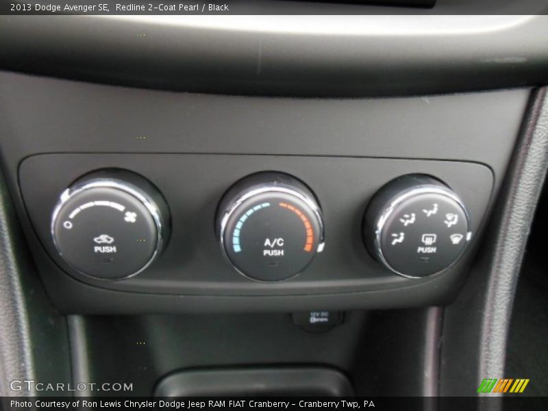 Redline 2-Coat Pearl / Black 2013 Dodge Avenger SE