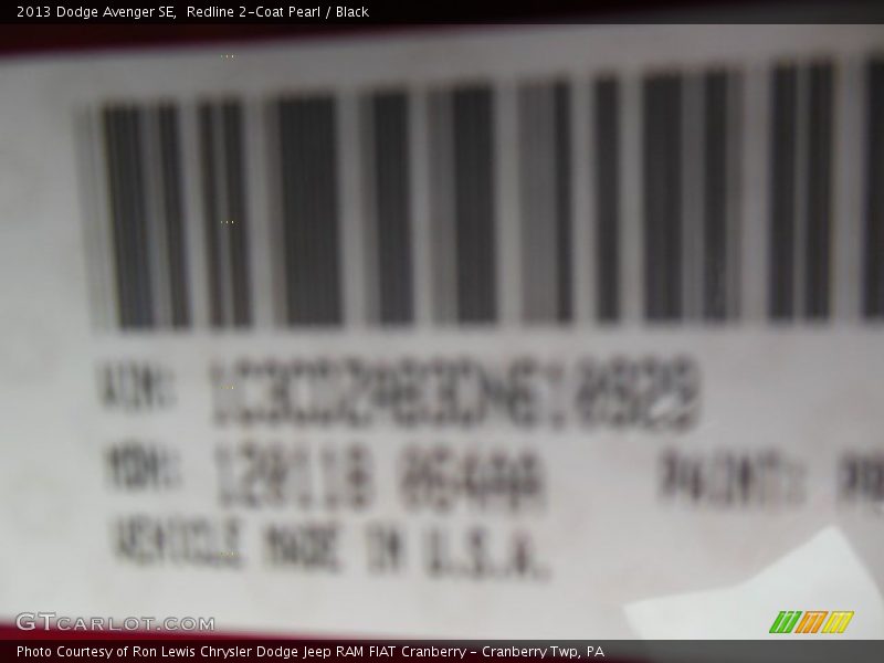 Redline 2-Coat Pearl / Black 2013 Dodge Avenger SE