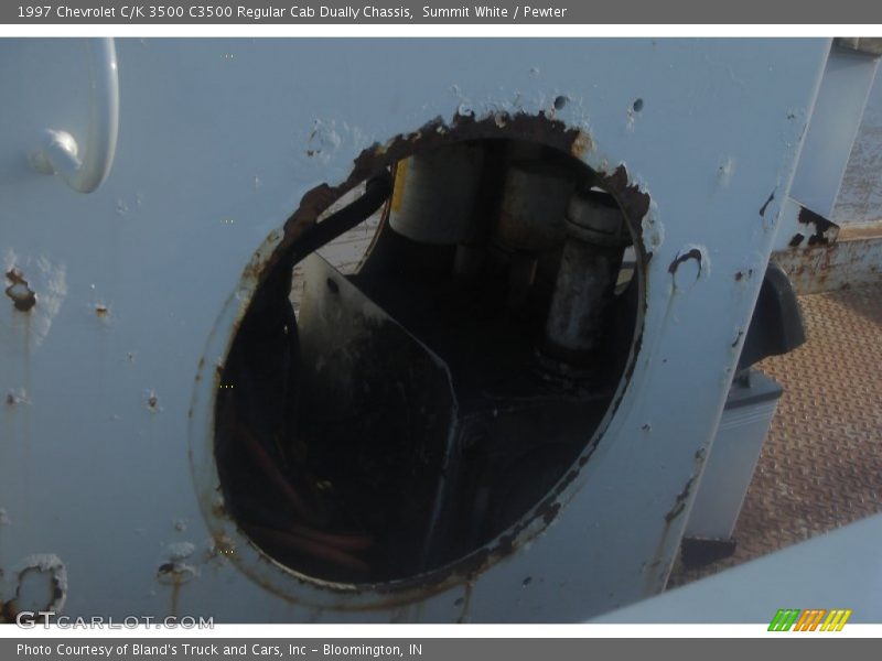 Summit White / Pewter 1997 Chevrolet C/K 3500 C3500 Regular Cab Dually Chassis