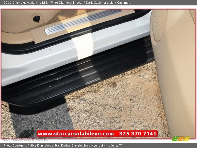 White Diamond Tricoat / Dark Cashmere/Light Cashmere 2011 Chevrolet Avalanche LTZ