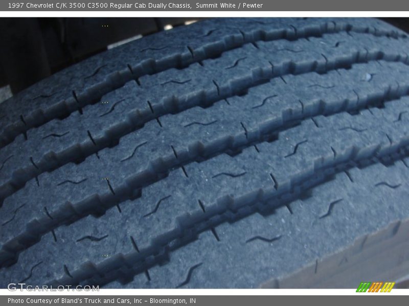 Summit White / Pewter 1997 Chevrolet C/K 3500 C3500 Regular Cab Dually Chassis