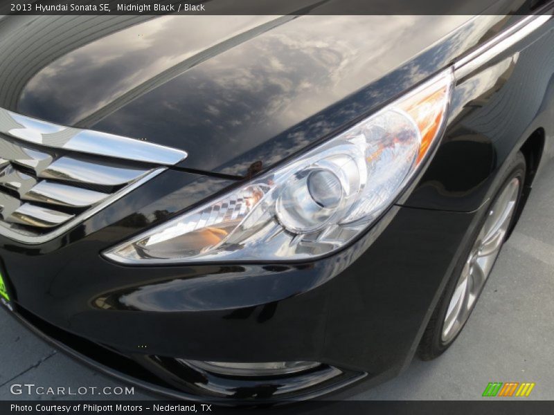 Midnight Black / Black 2013 Hyundai Sonata SE