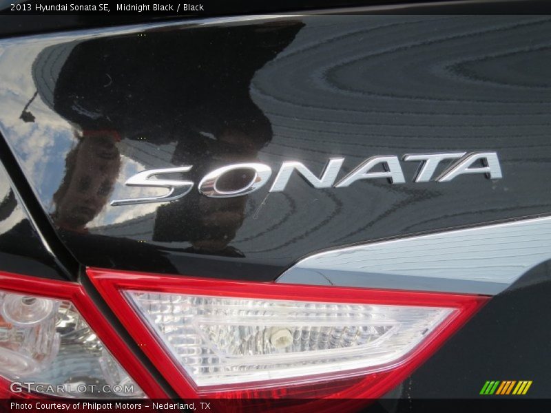 Midnight Black / Black 2013 Hyundai Sonata SE