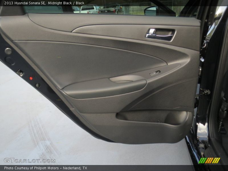 Midnight Black / Black 2013 Hyundai Sonata SE