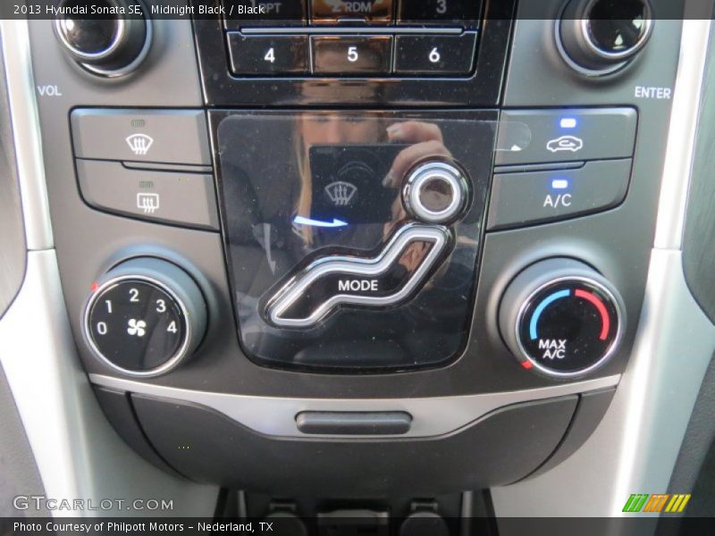 Midnight Black / Black 2013 Hyundai Sonata SE
