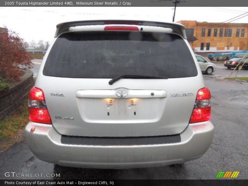 Millenium Silver Metallic / Gray 2005 Toyota Highlander Limited 4WD