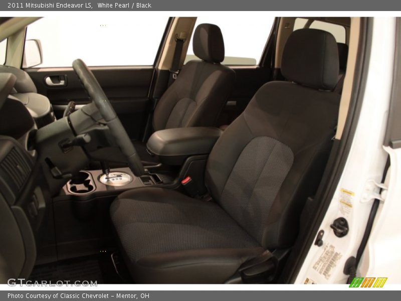 White Pearl / Black 2011 Mitsubishi Endeavor LS