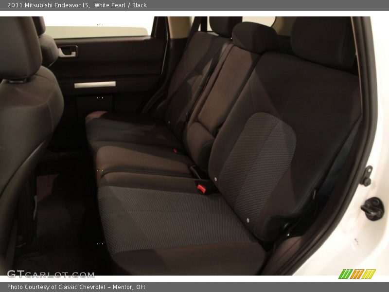 White Pearl / Black 2011 Mitsubishi Endeavor LS