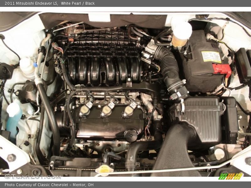 White Pearl / Black 2011 Mitsubishi Endeavor LS
