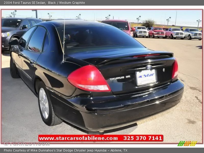 Black / Medium Graphite 2004 Ford Taurus SE Sedan