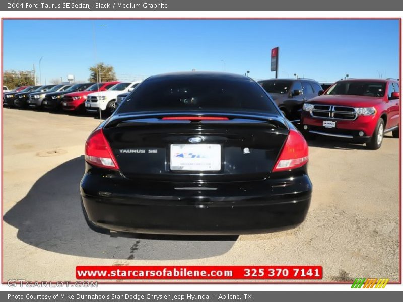 Black / Medium Graphite 2004 Ford Taurus SE Sedan