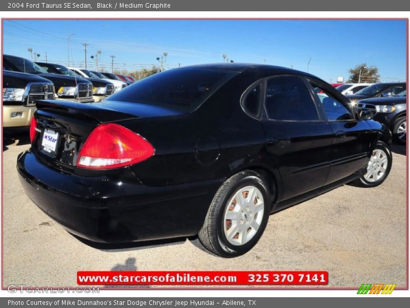 Black / Medium Graphite 2004 Ford Taurus SE Sedan