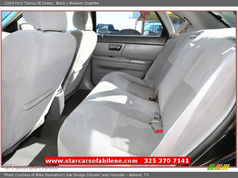 Black / Medium Graphite 2004 Ford Taurus SE Sedan