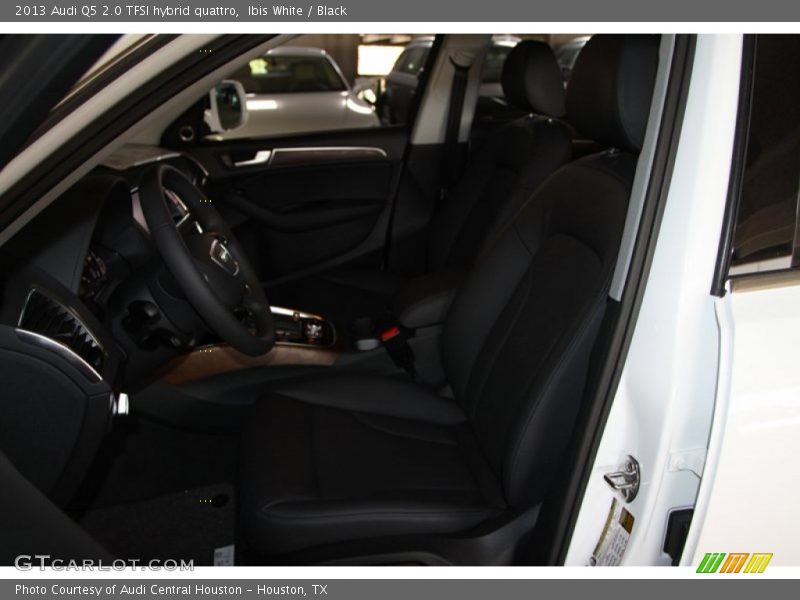 Ibis White / Black 2013 Audi Q5 2.0 TFSI hybrid quattro