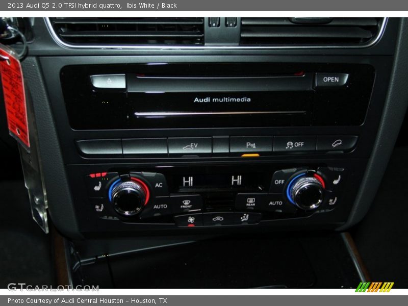 Audio System of 2013 Q5 2.0 TFSI hybrid quattro