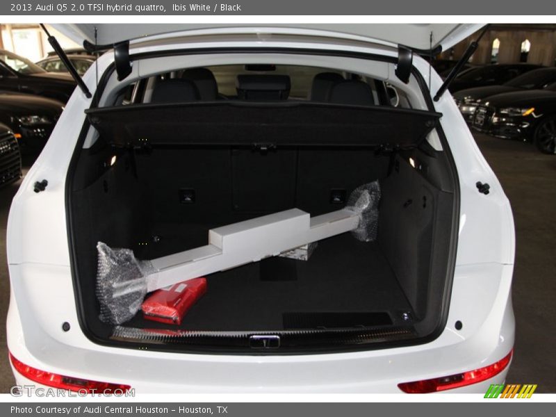 Ibis White / Black 2013 Audi Q5 2.0 TFSI hybrid quattro