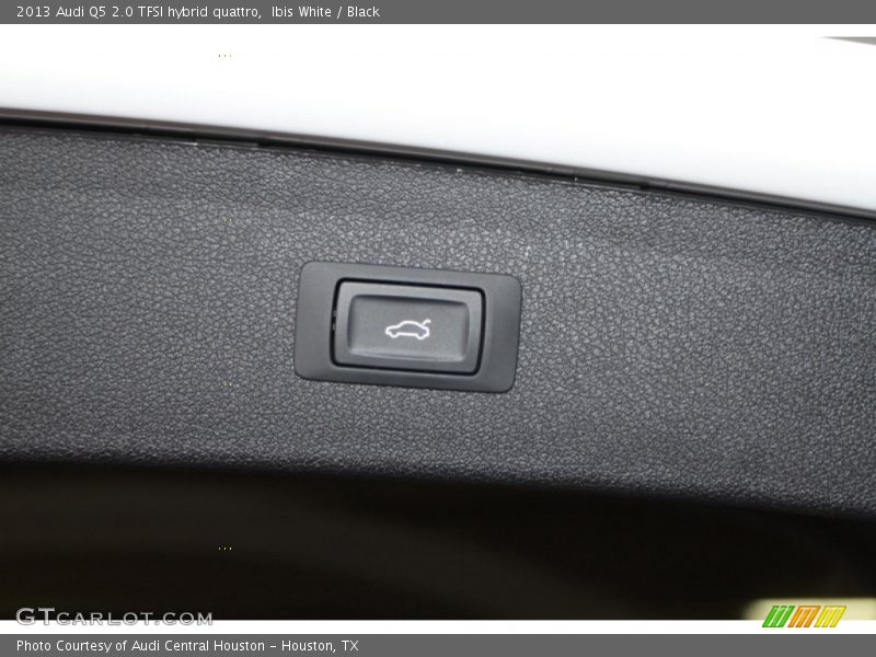 Ibis White / Black 2013 Audi Q5 2.0 TFSI hybrid quattro