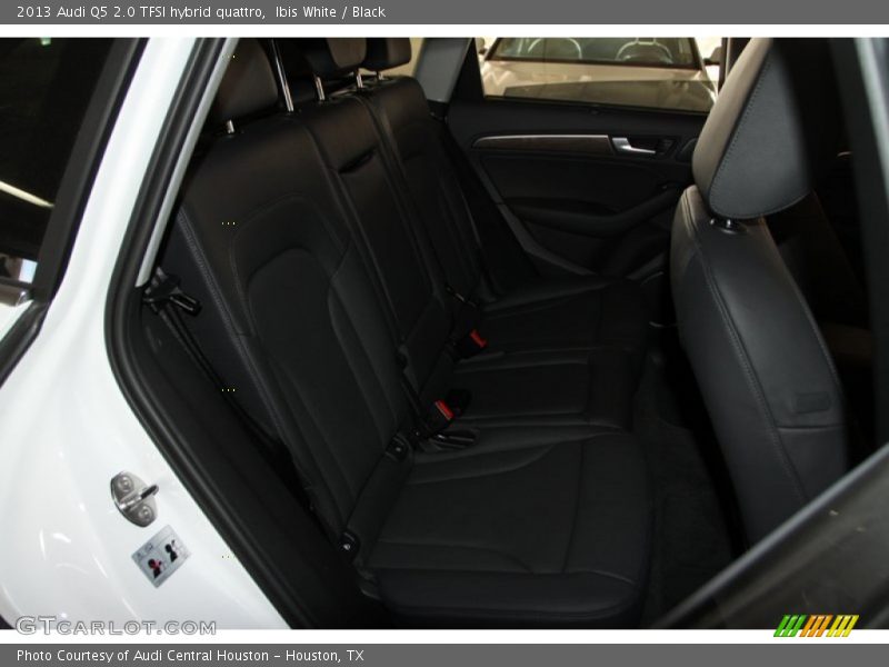 Ibis White / Black 2013 Audi Q5 2.0 TFSI hybrid quattro