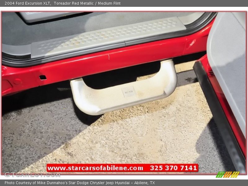Toreador Red Metallic / Medium Flint 2004 Ford Excursion XLT