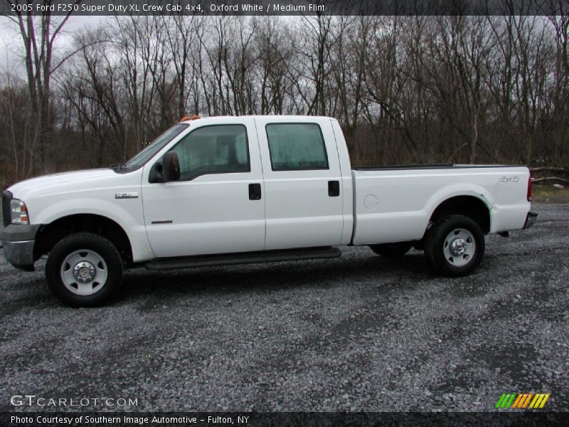 Oxford White / Medium Flint 2005 Ford F250 Super Duty XL Crew Cab 4x4