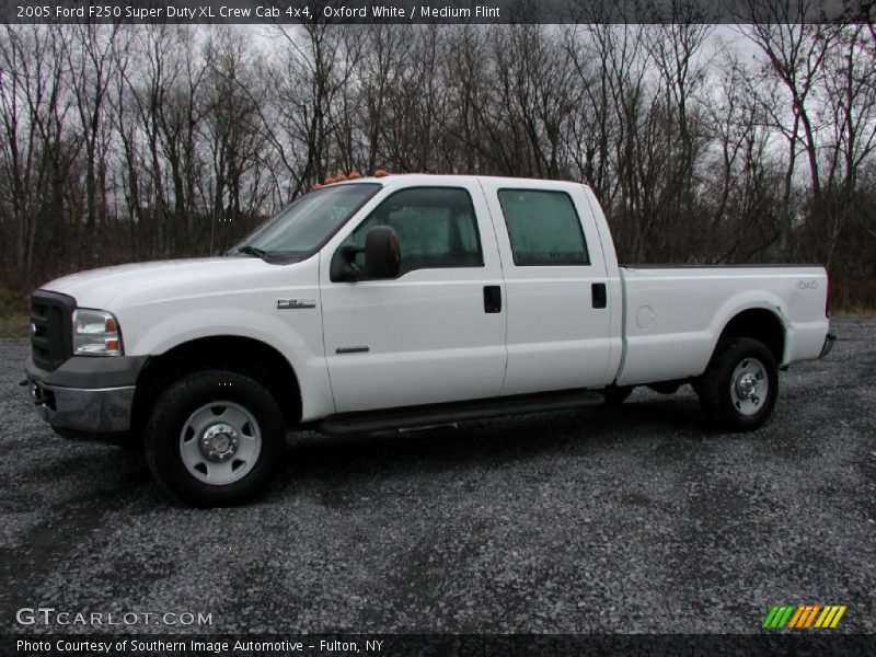 Oxford White / Medium Flint 2005 Ford F250 Super Duty XL Crew Cab 4x4