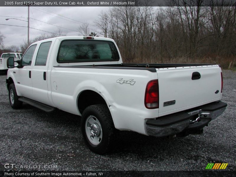 Oxford White / Medium Flint 2005 Ford F250 Super Duty XL Crew Cab 4x4
