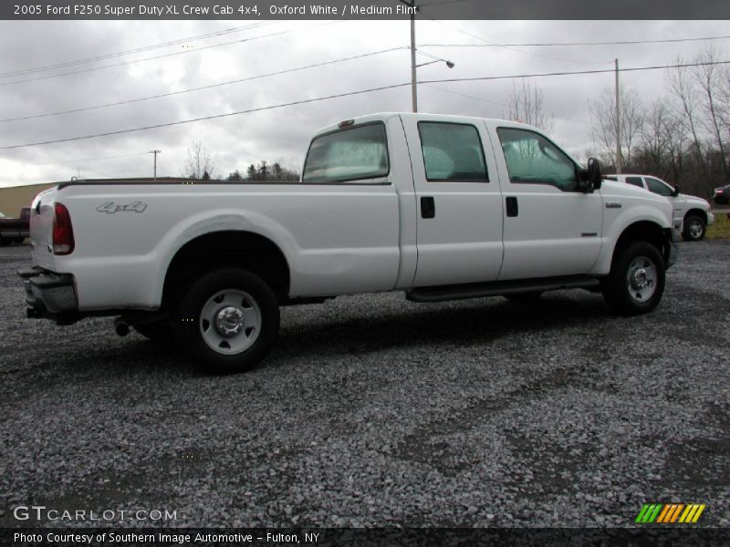 Oxford White / Medium Flint 2005 Ford F250 Super Duty XL Crew Cab 4x4