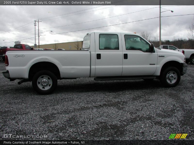 Oxford White / Medium Flint 2005 Ford F250 Super Duty XL Crew Cab 4x4