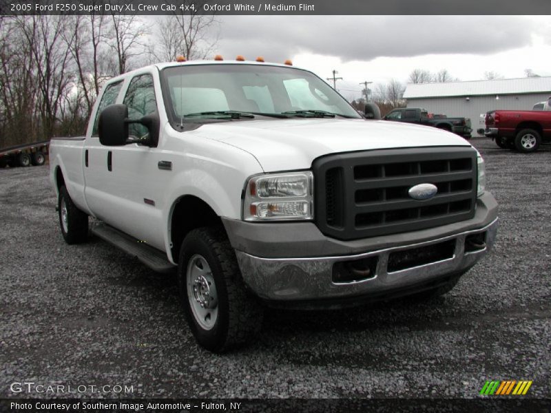 Oxford White / Medium Flint 2005 Ford F250 Super Duty XL Crew Cab 4x4