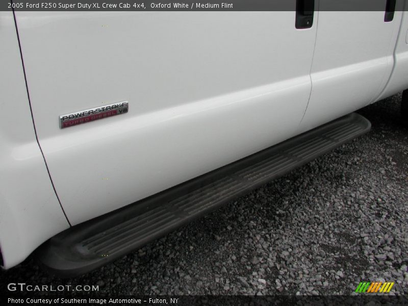 Oxford White / Medium Flint 2005 Ford F250 Super Duty XL Crew Cab 4x4