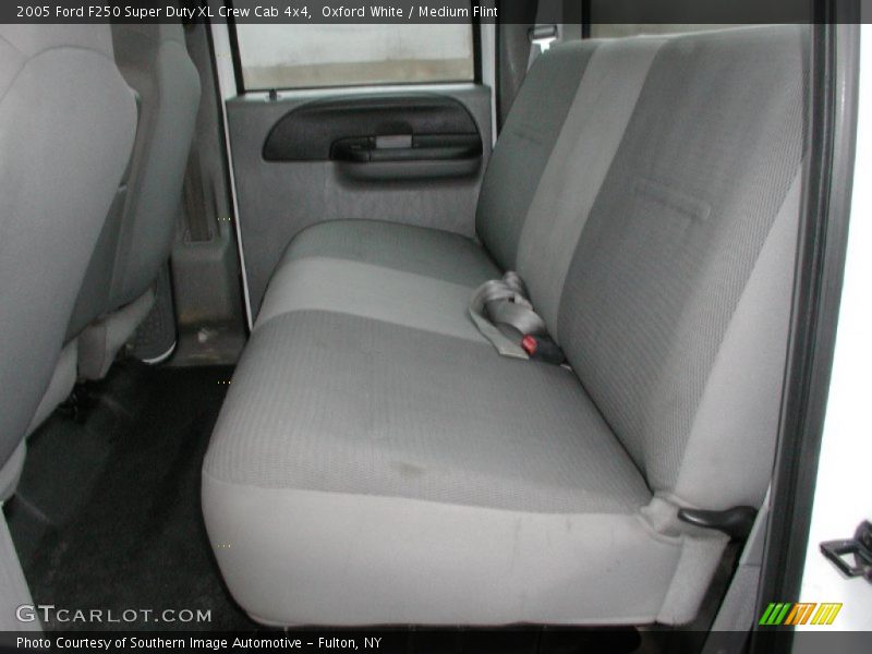 Oxford White / Medium Flint 2005 Ford F250 Super Duty XL Crew Cab 4x4