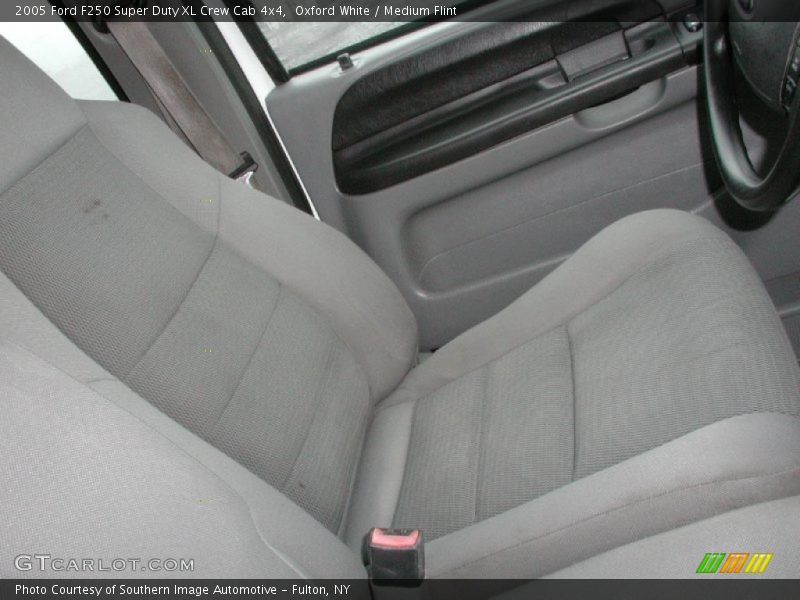 Oxford White / Medium Flint 2005 Ford F250 Super Duty XL Crew Cab 4x4