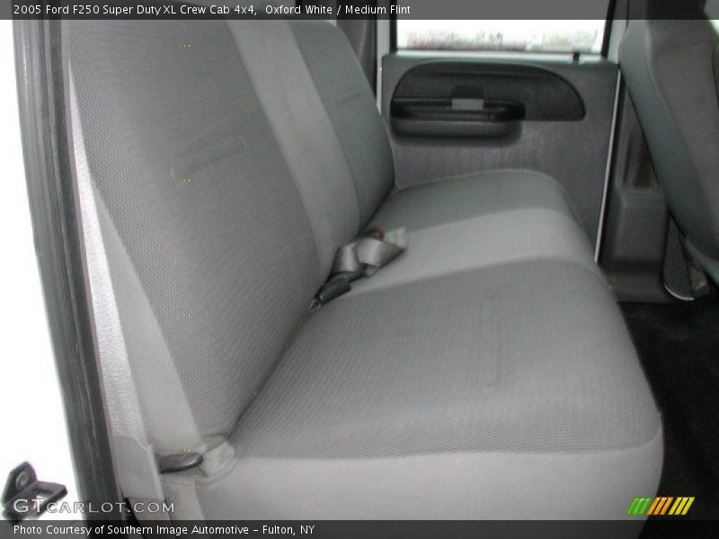 Oxford White / Medium Flint 2005 Ford F250 Super Duty XL Crew Cab 4x4