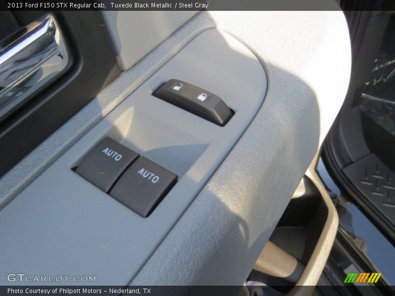 Tuxedo Black Metallic / Steel Gray 2013 Ford F150 STX Regular Cab
