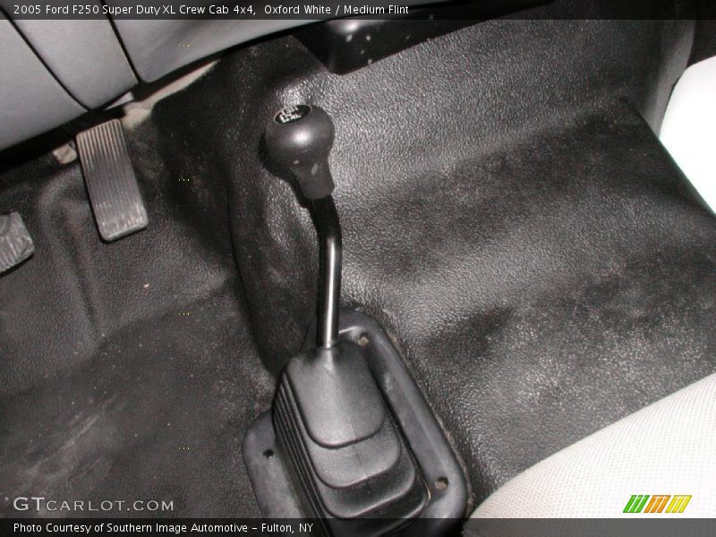 Oxford White / Medium Flint 2005 Ford F250 Super Duty XL Crew Cab 4x4