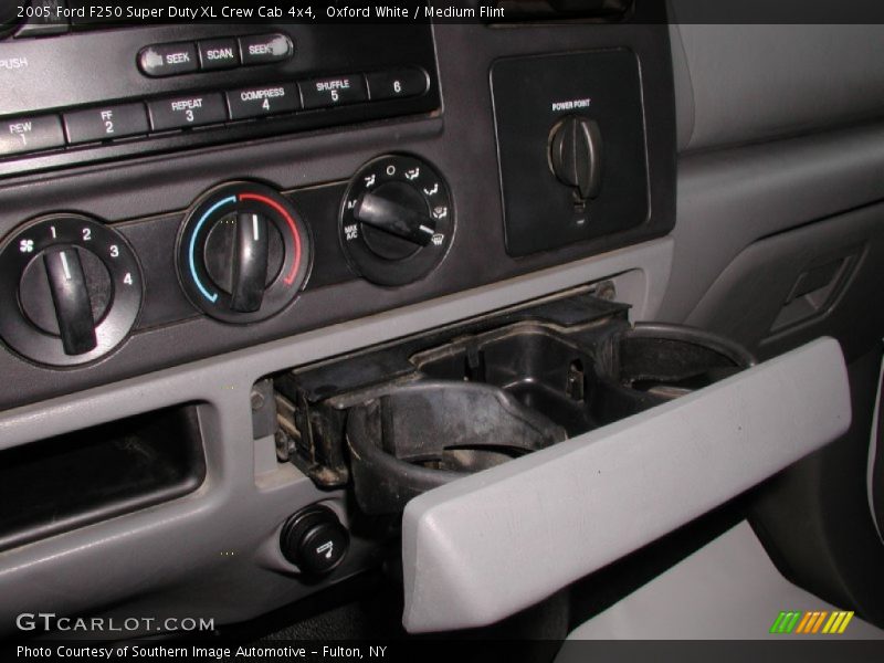 Oxford White / Medium Flint 2005 Ford F250 Super Duty XL Crew Cab 4x4