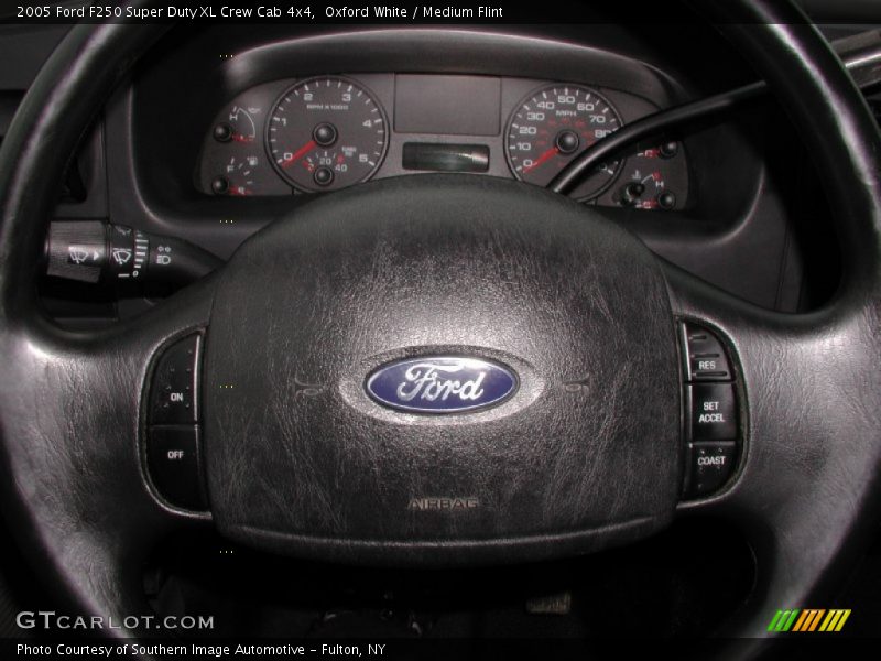 Oxford White / Medium Flint 2005 Ford F250 Super Duty XL Crew Cab 4x4