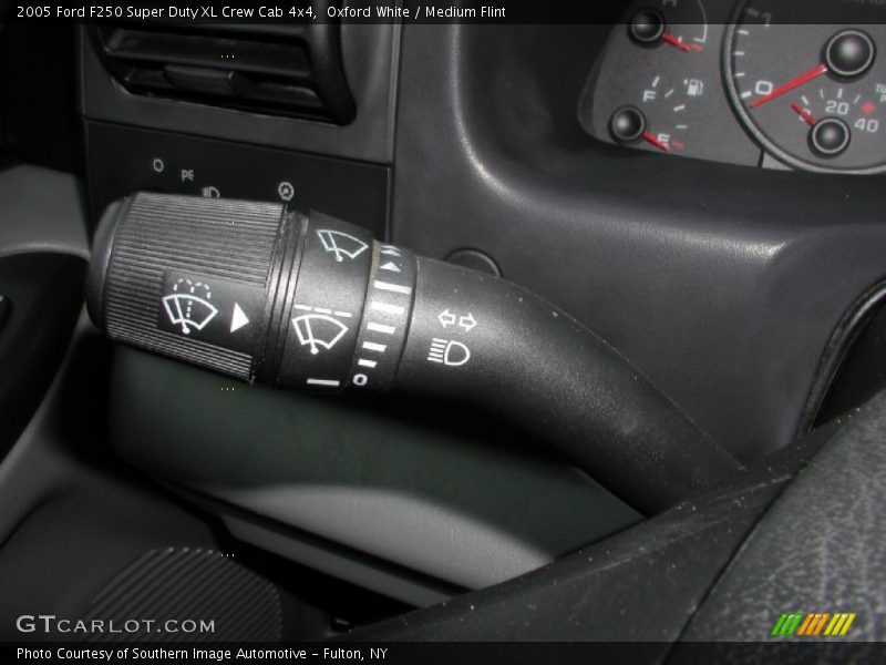 Oxford White / Medium Flint 2005 Ford F250 Super Duty XL Crew Cab 4x4