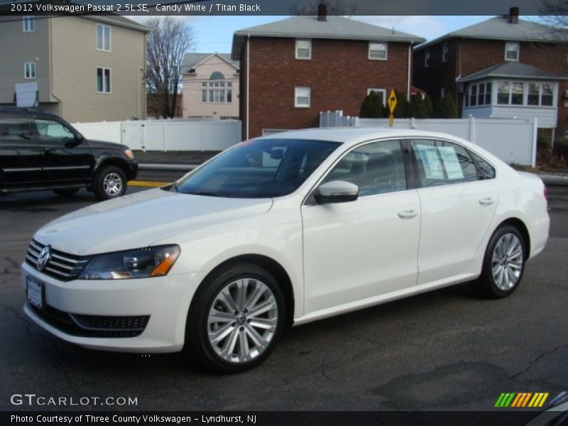 Candy White / Titan Black 2012 Volkswagen Passat 2.5L SE